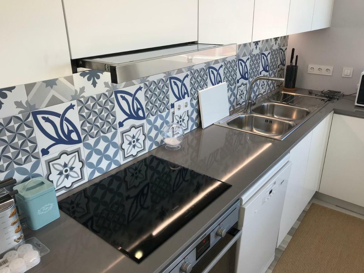 Blue Bay Beach Apartment Сесимбра Екстериор снимка