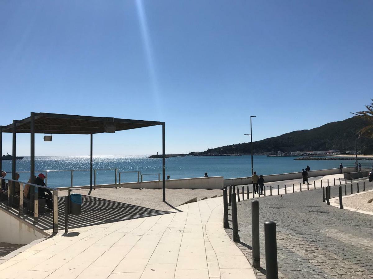 Blue Bay Beach Apartment Сесимбра Екстериор снимка